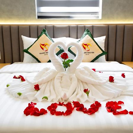 Trang Nguyen Hue Hotel Esterno foto